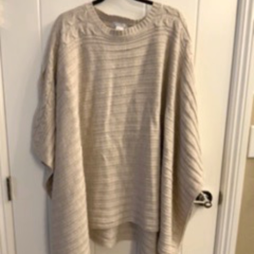 New York and Company Natural Poncho S/M